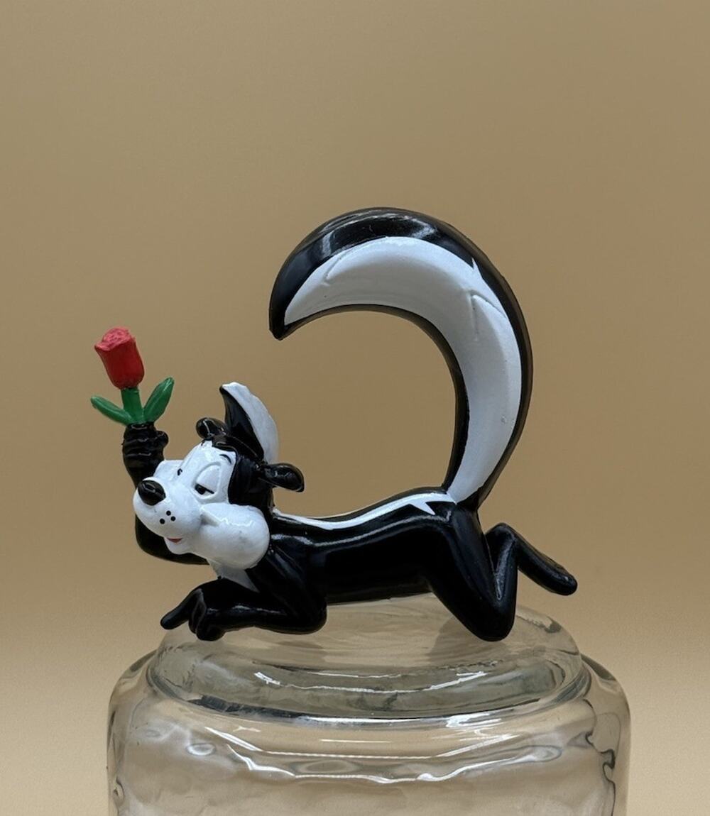 PEPE LE PEW PVC 1998 HIGH TAIL WITH ROSE LOONEY TUNES WARNER BROS 3"